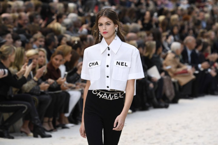 Kaia-Gerber-fille-Cindy-Crawford-egerie-Chaneldu-defile-Grand-Palais-Paris-2-octobre-2018_2_728_486