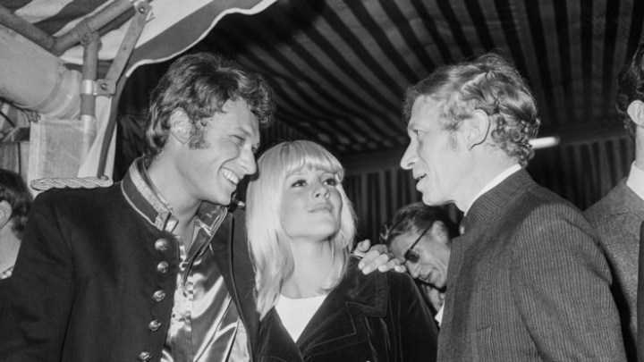 sylvie-vartan-se-livre-avec-emotion-sur-sa-relation-avec-johnny-hallyday-son-premier-amour