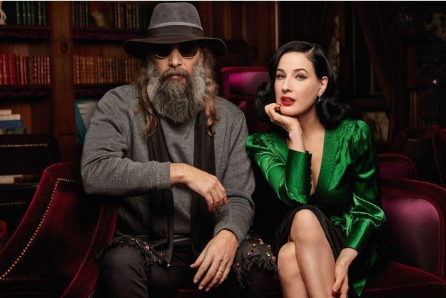 Dita-von-Teese-et-Sebastien-Tellier-La-Belle-et-son-Pygmalion